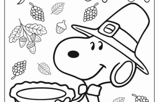 Thanksgiving Snoopy holding a pie with fall leaves